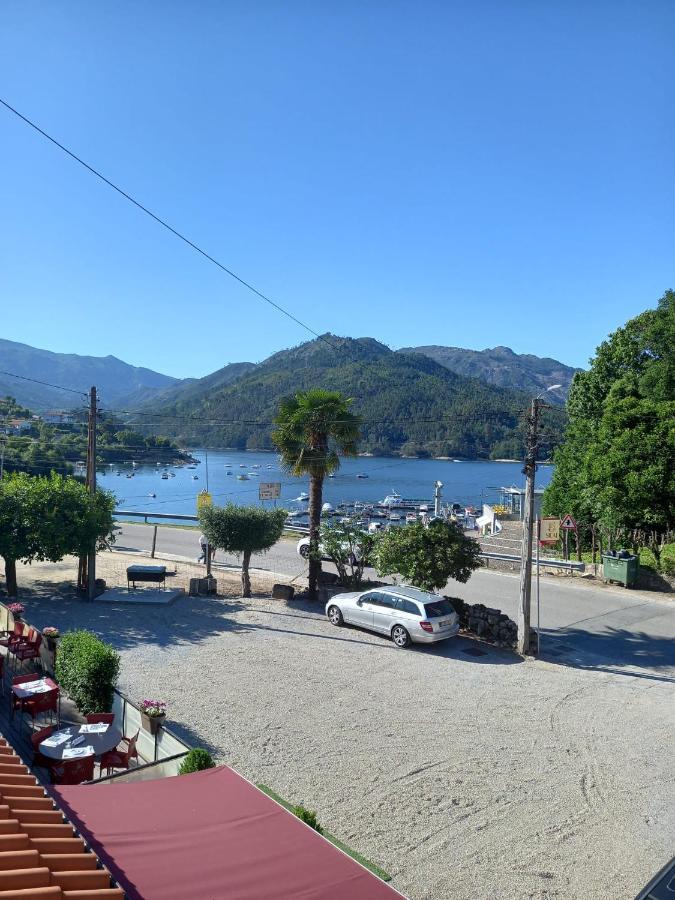 Sobreiro Apartamentos Rio Caldo Exteriör bild